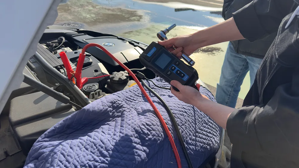 バッテリーブースター作業